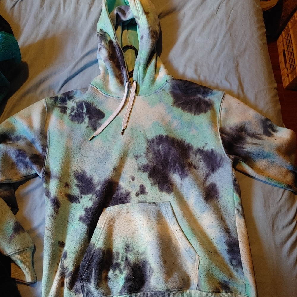 Tie dye pullover hoodie